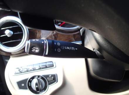 Mercedes-Benz - V-class