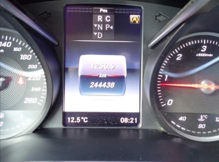 Mercedes-Benz - V-class