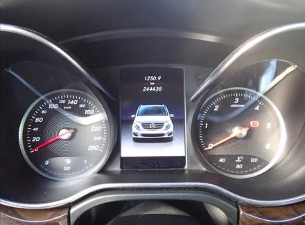 Mercedes-Benz - V-class