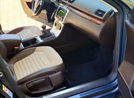 Volkswagen - Passat