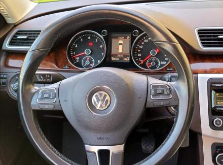 Volkswagen - Passat