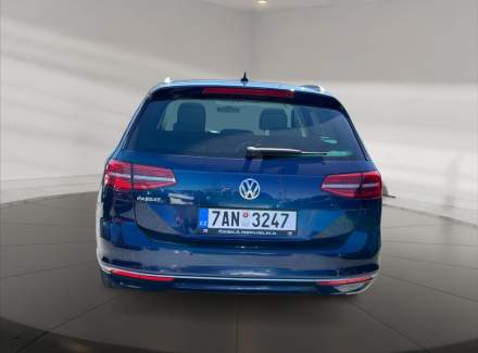 Volkswagen - Passat