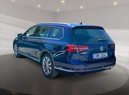 Volkswagen - Passat
