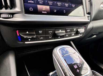 Maserati - Levante