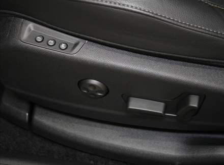 DS Automobiles - DS7 Crossback