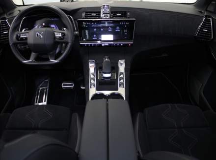 DS Automobiles - DS7 Crossback