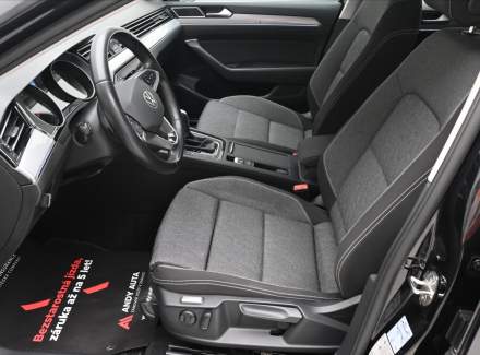 Volkswagen - Passat