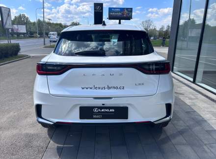Lexus - LBX
