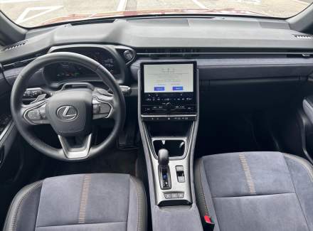 Lexus - LBX