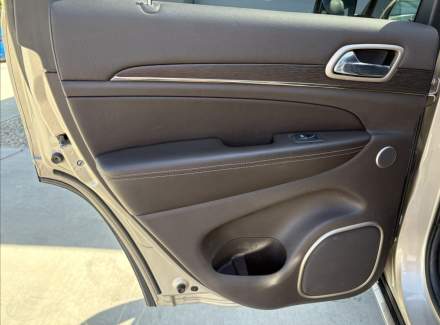 Jeep - Grand Cherokee