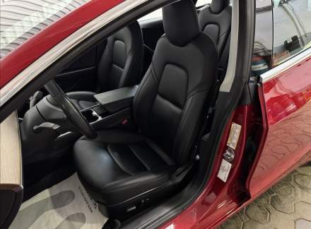 Tesla - Model 3