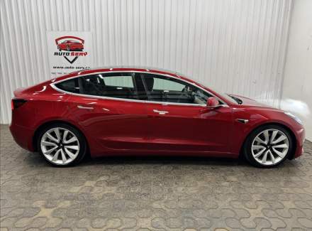 Tesla - Model 3