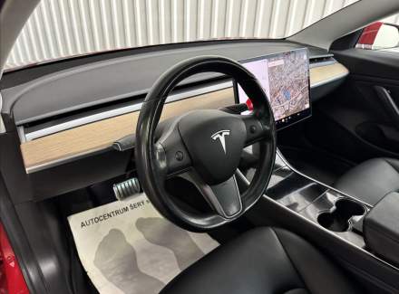 Tesla - Model 3