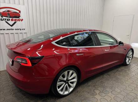 Tesla - Model 3