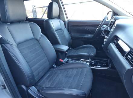 Mitsubishi - Outlander