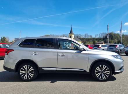 Mitsubishi - Outlander