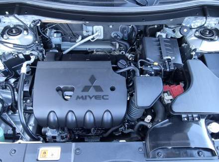 Mitsubishi - Outlander