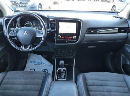 Mitsubishi - Outlander