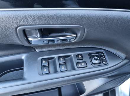 Mitsubishi - Outlander