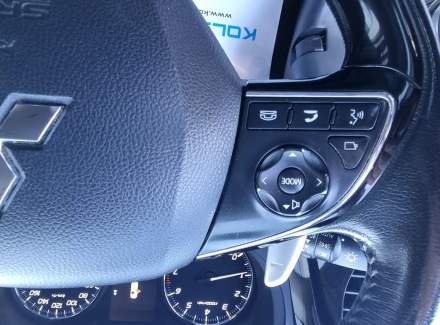 Mitsubishi - Outlander