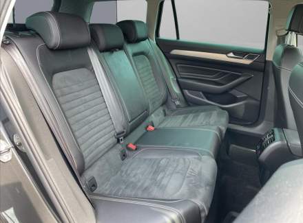 Volkswagen - Passat