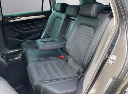 Volkswagen - Passat
