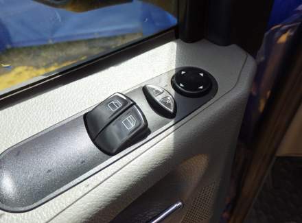 Mercedes-Benz - Vito