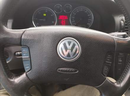 Volkswagen - Passat