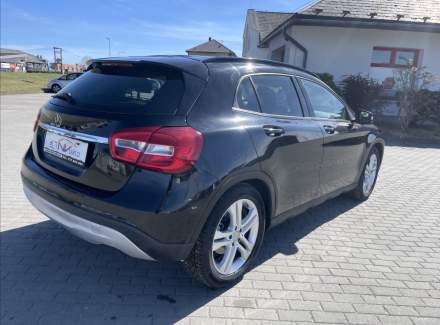 Mercedes-Benz - GLA