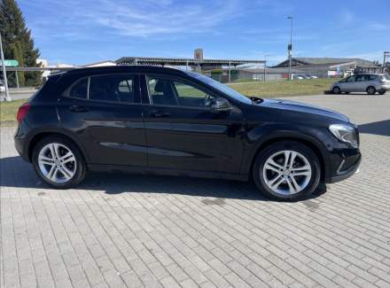Mercedes-Benz - GLA