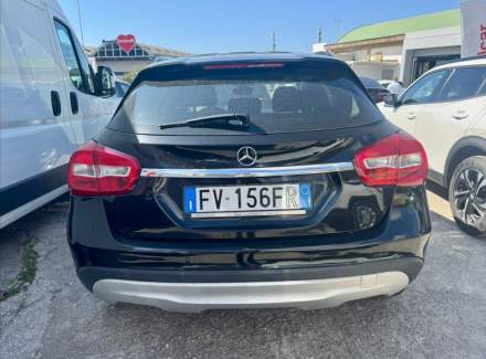 Mercedes-Benz - GLA