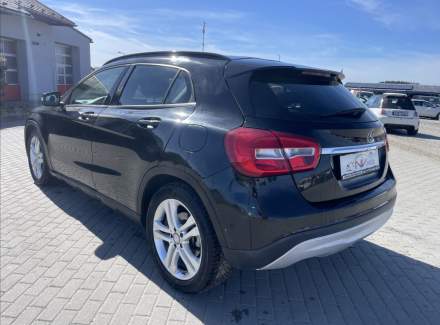 Mercedes-Benz - GLA