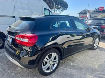 Mercedes-Benz - GLA