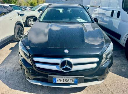 Mercedes-Benz - GLA