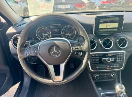 Mercedes-Benz - GLA