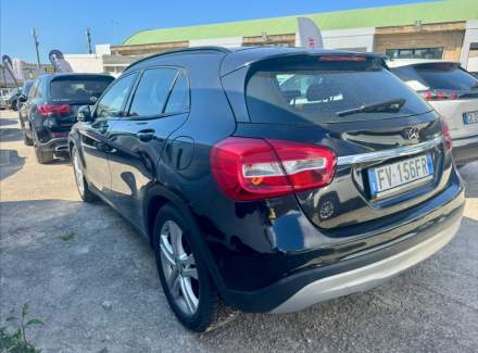 Mercedes-Benz - GLA