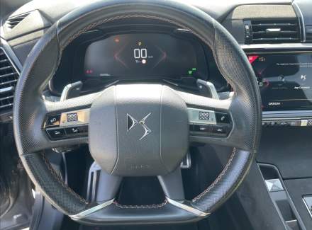 DS Automobiles - DS7 Crossback