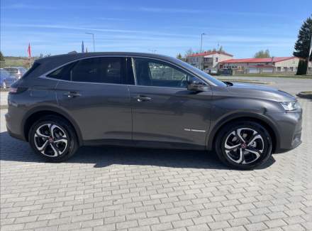 DS Automobiles - DS7 Crossback