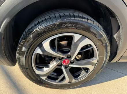 DS Automobiles - DS7 Crossback