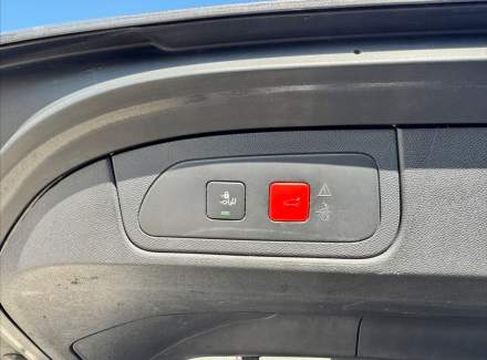 DS Automobiles - DS7 Crossback