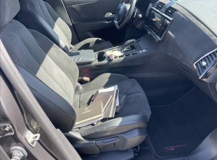 DS Automobiles - DS7 Crossback