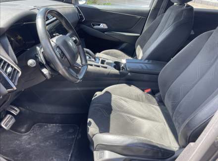 DS Automobiles - DS7 Crossback