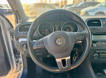 Volkswagen - Golf