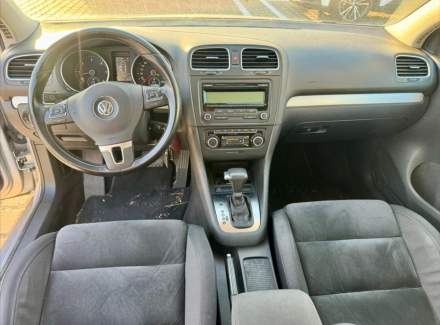 Volkswagen - Golf