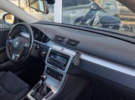 Volkswagen - Passat