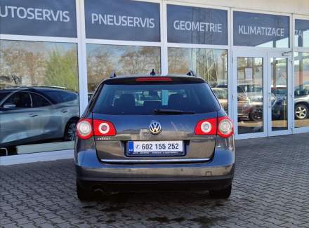 Volkswagen - Passat