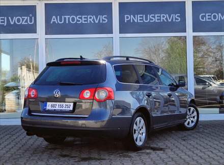 Volkswagen - Passat