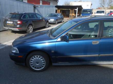 Volvo - V40