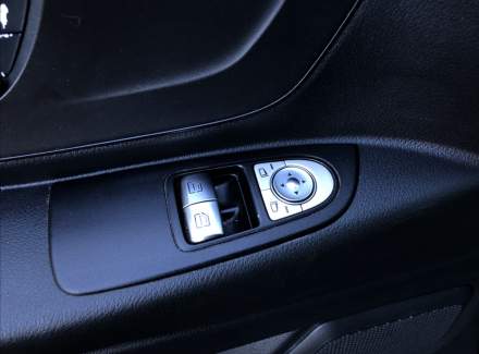 Mercedes-Benz - Vito