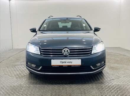 Volkswagen - Passat
